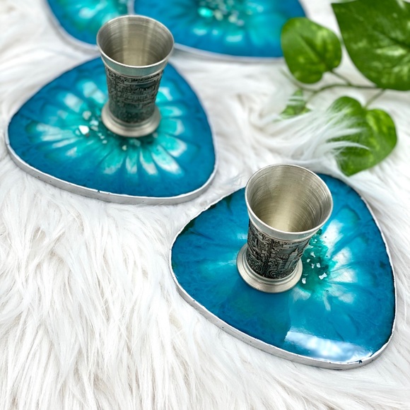 Turquoise resin coasters Modern triangular coasters, Unique coasters, small gift - Picture 2 of 7